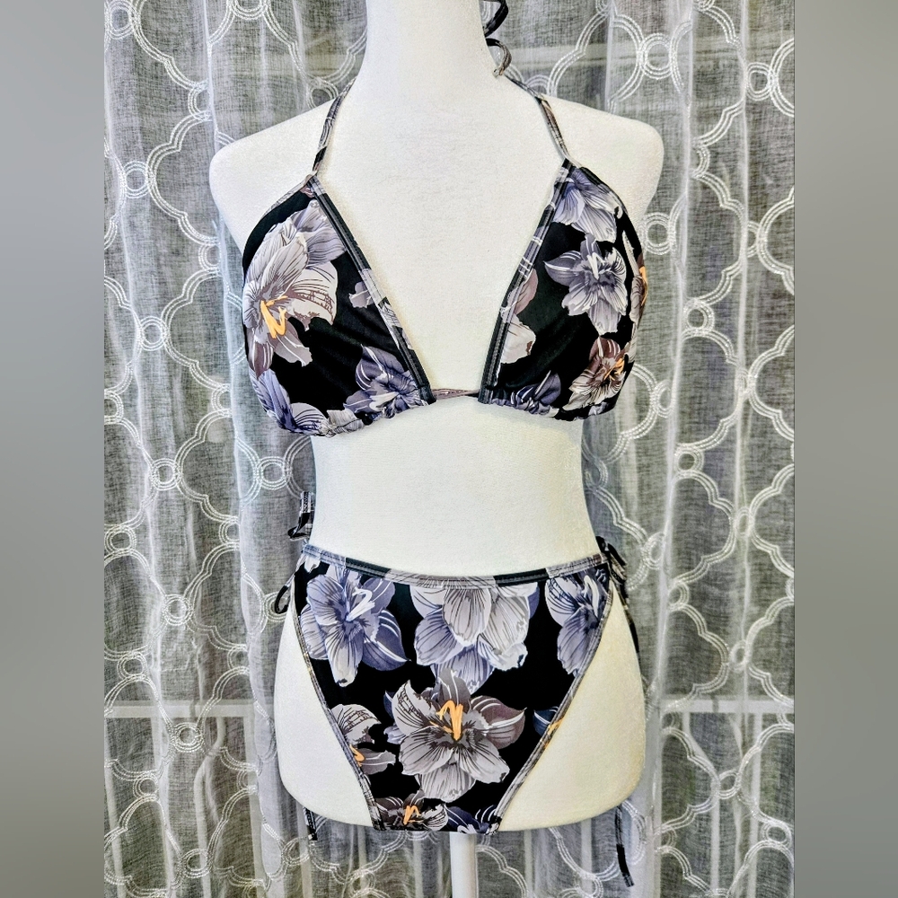 Zeraca Calla Lily Floral Print Black Bikini Set - Size XL